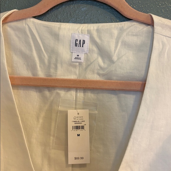 GAP long line button down vest - Picture 8 of 11